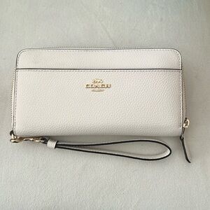 Coach accordion leather zip wallet wristlet